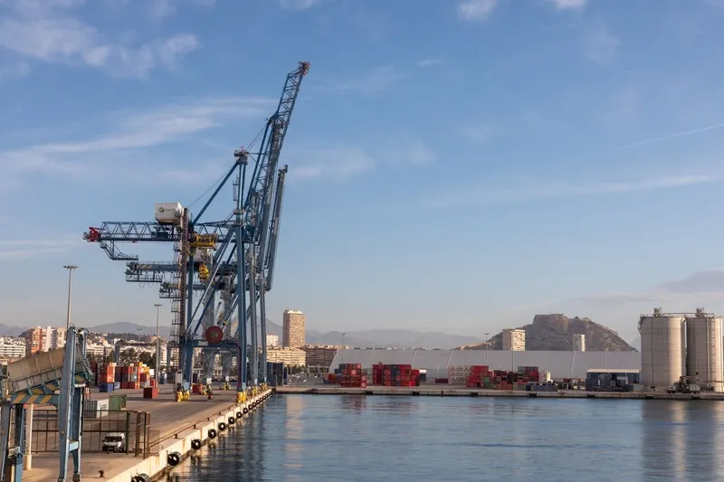 Spain’s state-owned ports handled more than 465 million tonnes of cargo through October