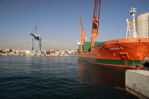 El tráfico de mercancías por los puertos se incrementa un 3,6%, superando los 515,7 millones de toneladas hasta noviembre El tráfico de mercancías por los puertos se incrementa un 3,6%, superando los 515,7 millones de toneladas hasta noviembre