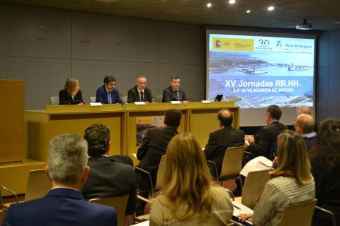 El presidente de PdE inaugura en Vilagarcía las jornadas técnicas de Relaciones Laborales y Recursos Humanos del sistema portuario estatal El presidente de PdE inaugura en Vilagarcía las jornadas técnicas de Relaciones Laborales y Recursos Humanos del sistema portuario estatal