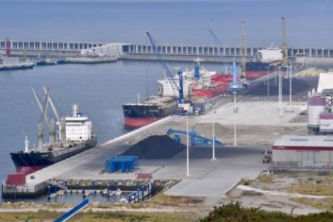 El tráfico portuario crece un 3,6% en marzo, superando los 47,6 millones de toneladas El tráfico portuario crece un 3,6% en marzo, superando los 47,6 millones de toneladas