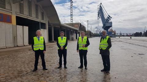 El presidente de Puertos del Estado visita el Puerto de Sevilla para abordar el grado de desarrollo de sus proyectos estratégicos El presidente de Puertos del Estado visita el Puerto de Sevilla para abordar el grado de desarrollo de sus proyectos estratégicos