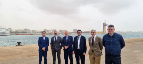 El presidente de Puertos del Estado se interesa por los proyectos de inversión que impulsa la Autoridad Portuaria, así como por los de accesibilidad terrestre a los puertos de Almería y Carboneras El presidente de Puertos del Estado se interesa por los proyectos de inversión que impulsa la Autoridad Portuaria, así como por los de accesibilidad terrestre a los puertos de Almería y Carboneras