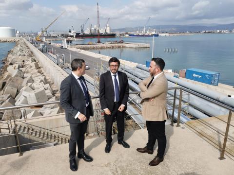 El presidente de Puertos del Estado se interesa por el desarrollo de la dársena sur del puerto de Castellón El presidente de Puertos del Estado se interesa por el desarrollo de la dársena sur del puerto de Castellón