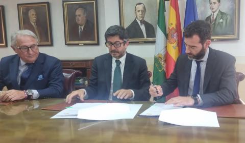 Acuerdan una carta de servicios para la colaboración en materia de ordenación, coordinación y control del tráfico marítimo y lucha contra la contaminación Acuerdan una carta de servicios para la colaboración en materia de ordenación, coordinación y control del tráfico marítimo y lucha contra la contaminación