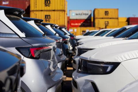 El tráfico de mercancías por los puertos de interés general creció el 2,2% en el primer cuatrimestre de 2024 coches