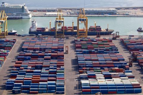 El tráfico de mercancías por los puertos de interés general creció el 3,5% hasta mayo Foto de instalación portuaria