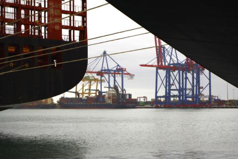 Puertos del Estado recibe 2,77 millones de euros para implementar la ventanilla única europea Foto de instalación portuaria