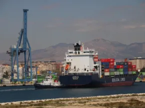 El tráfico de mercancías por los puertos comienza el año con fuerza