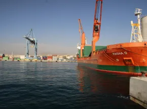 El tráfico de mercancías por los puertos se incrementa un 3,6%, superando los 515,7 millones de toneladas hasta noviembre