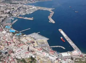 El movimiento de mercancías por los puertos supera los 472 millones de toneladas hasta octubre