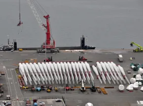 Puerto de Bilbao, carga palas aerogeneradores